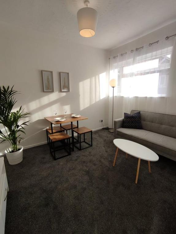 1 Bedroom Apartment With Free Parking Weymouth Kültér fotó