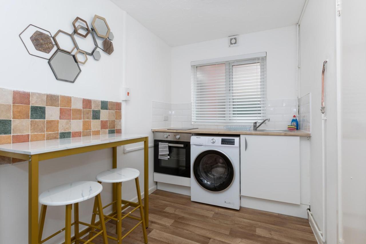 1 Bedroom Apartment With Free Parking Weymouth Kültér fotó